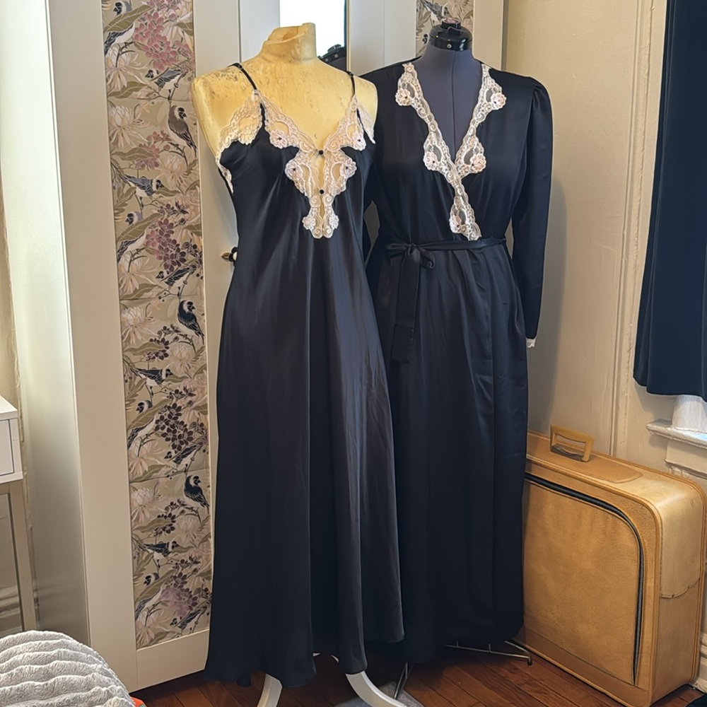 Vintage Black & Lace Peignoir Nightgown by Naughty & Nice Barbi Benton Intimates - Picture 3 of 10